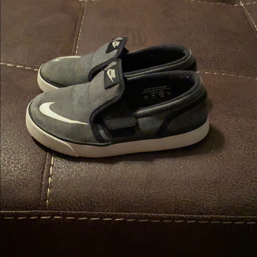 Shoes - Picture 2 of 5